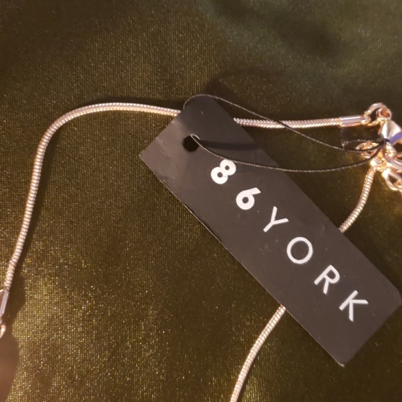 86York tri color necklace.  New - Picture 5 of 6